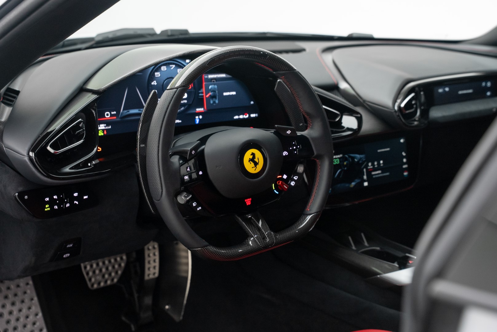 2025 FERRARI 12 CILINDRI. 7 YEARS MAIN DEALER SERVICE. FULL CARBON EXTERIOR. CUSTOM SPECIFICATIONS.